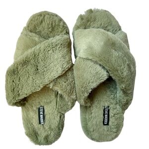 Steve Madden Women's Green Fuzzy Slides Sandals Slippers